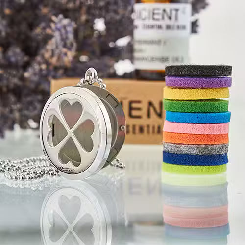 Aromatherapy Diffuser Necklace – Four Leaf Clover | 30mm Stainless Steel Locket